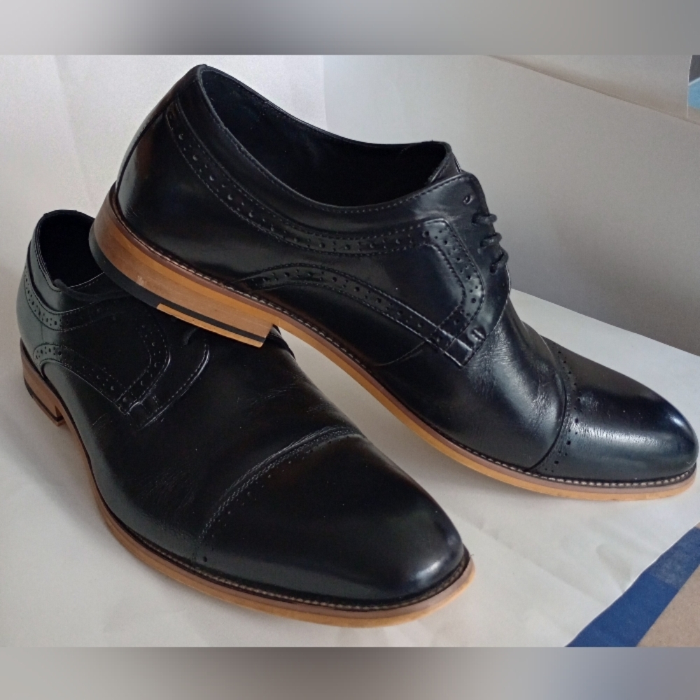 Stacy Adams Black Oxfords with Tan Accents - Picture 1 of 4